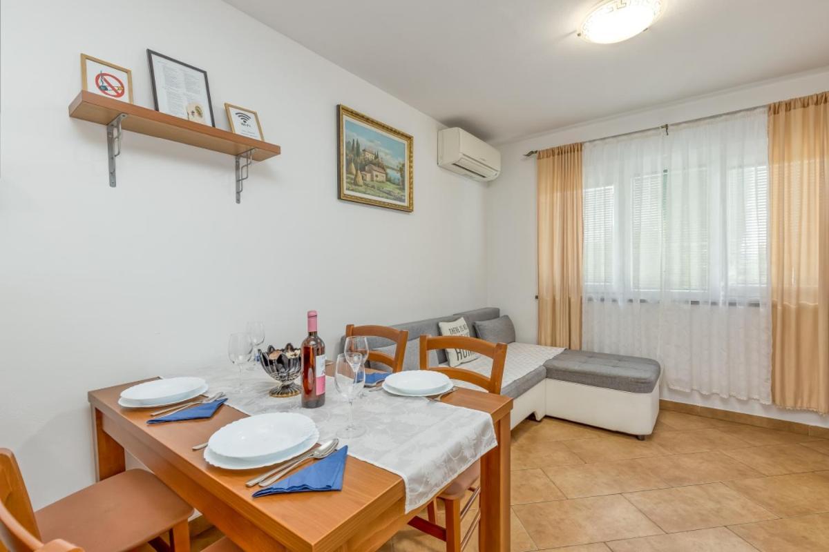 Apartment Between The Vineyard Ankaran Luaran gambar